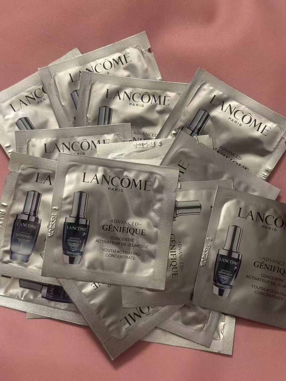 Lancôme Advanced Génifique Sample Sachets - Silver on Pink